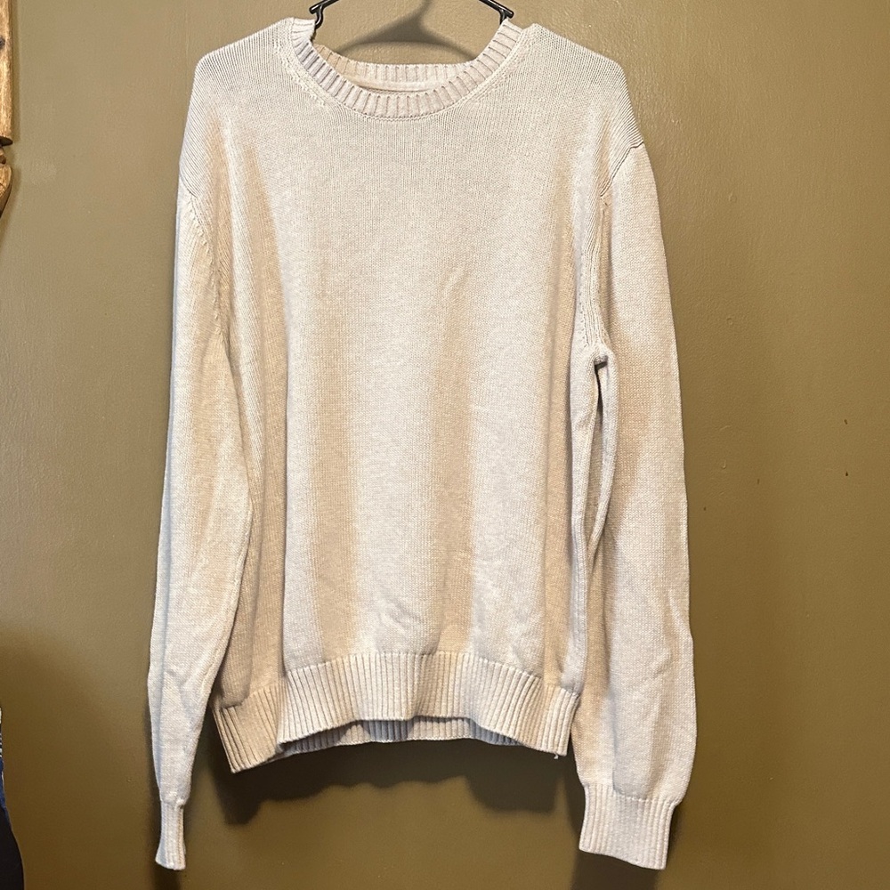 St John’s Bay cream/tan colored sweater 
Size XL
No stains 
No damage 
Like new